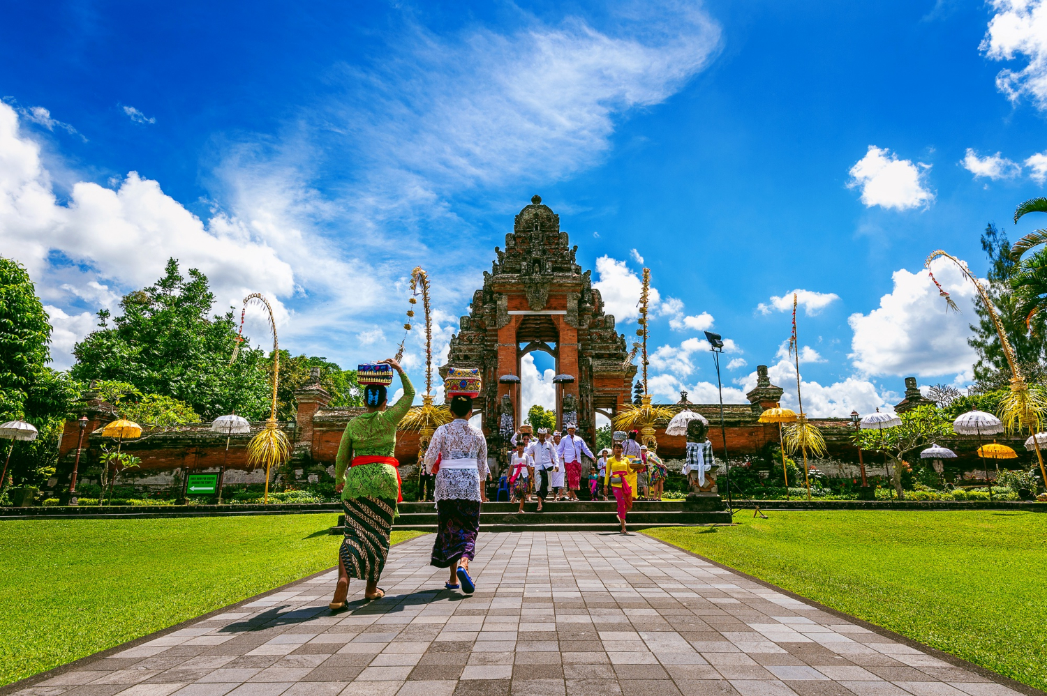 Travel Malang-Bali (Denpasar) PP: Solusi Perjalanan Lintas Pulau Tanpa Stres